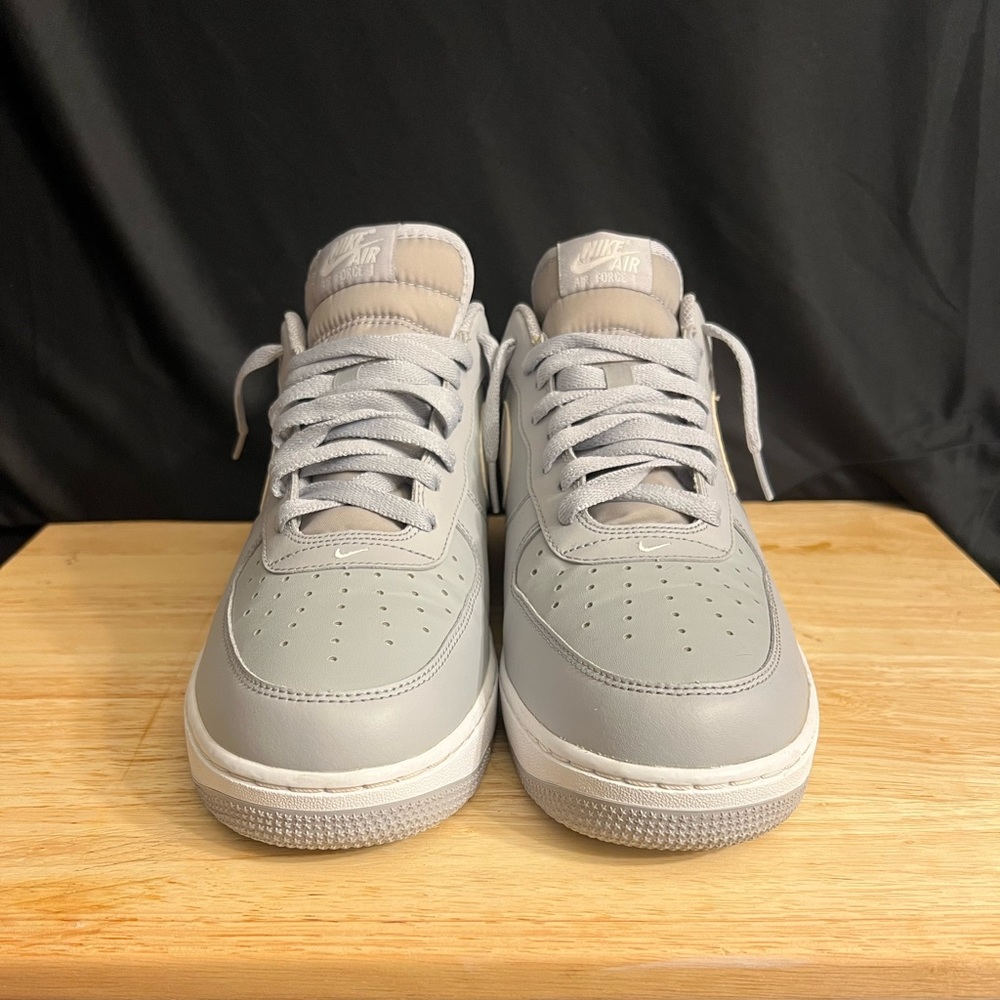 Preowned Air Force 1 size 10.5